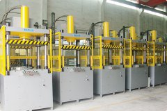 四柱液壓機(jī)液壓馬達(dá)增速不高，輸出扭矩